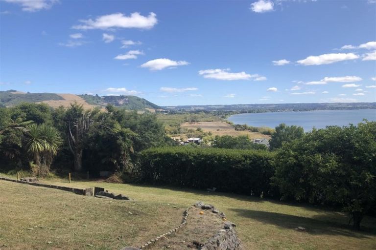 Photo of property in 7a Naera Place, Kawaha Point, Rotorua, 3010