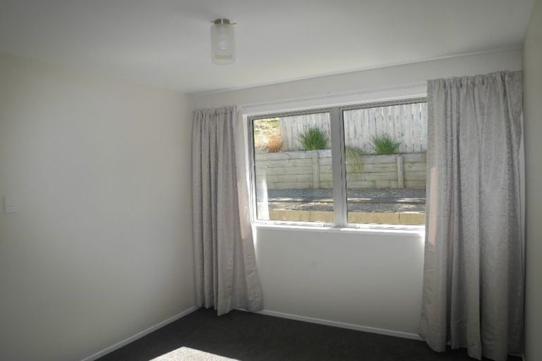 Photo of property in 137a Newlands Road, Newlands, Wellington, 6037