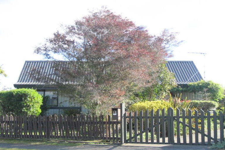 Photo of property in 68 Atherfold Crescent, Greenmeadows, Napier, 4112