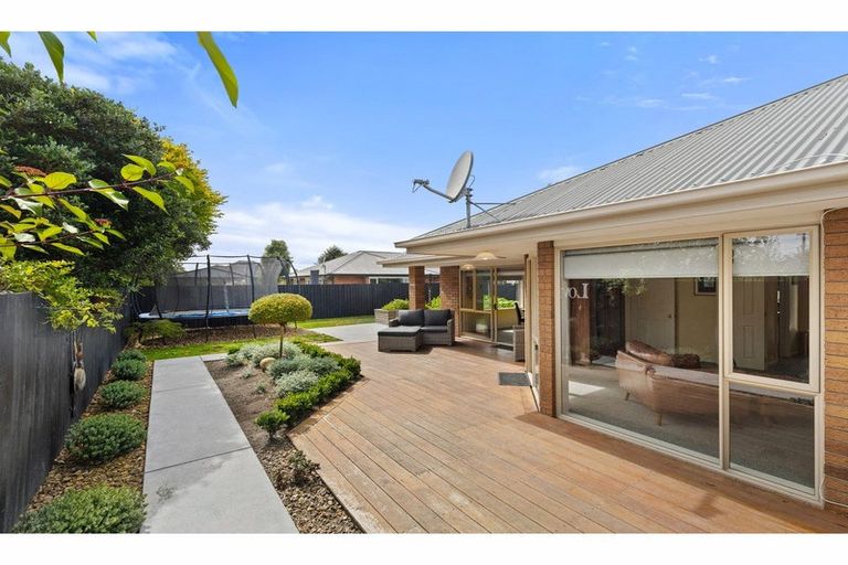 Photo of property in 3 Magnolia Lane, St Albans, Christchurch, 8052