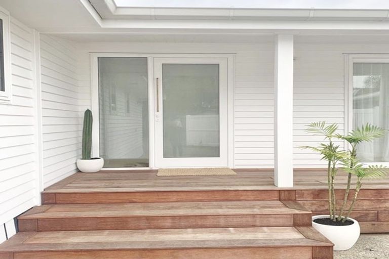 Photo of property in 1/27 Motuora Road, Manly, Whangaparaoa, 0930