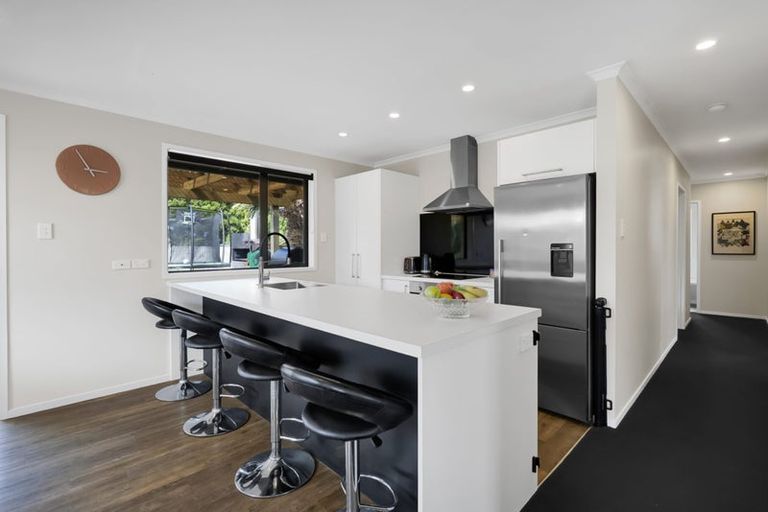 Photo of property in 513 Richmond Road, Lepperton, New Plymouth, 4373