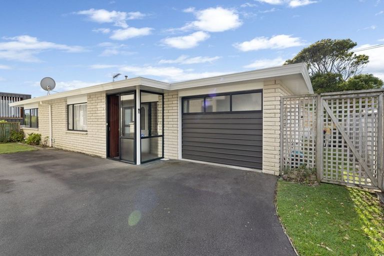 Photo of property in 3/30 Whiteley Street, Moturoa, New Plymouth, 4310