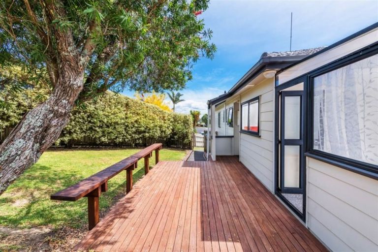Photo of property in 14 Clearview Heights, Ranui, Auckland, 0612