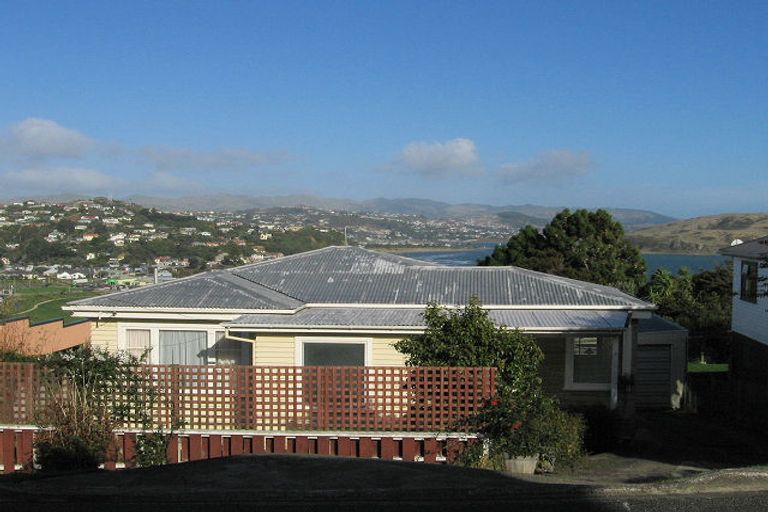 Photo of property in 14 Corlett Road, Plimmerton, Porirua, 5026