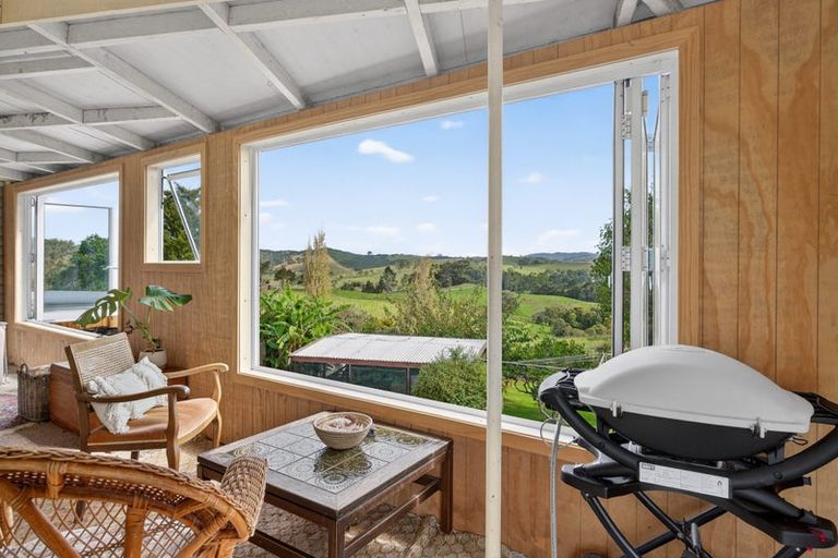 Photo of property in 1 Griffin Road, Maungaturoto, 0520