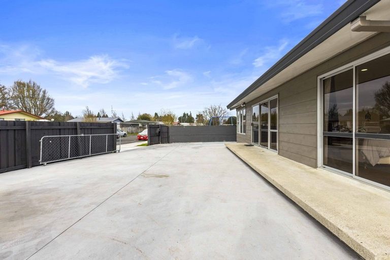 Photo of property in 44 Karen Crescent, Dinsdale, Hamilton, 3204