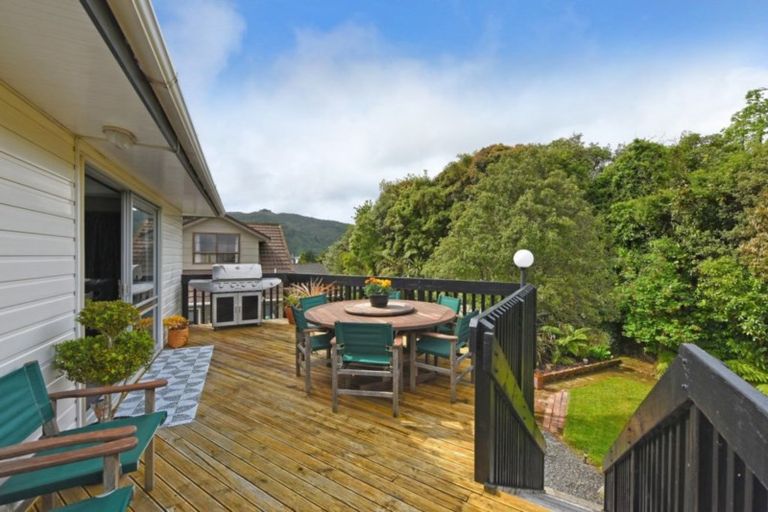 Photo of property in 24 Kurth Crescent, Silverstream, Upper Hutt, 5019