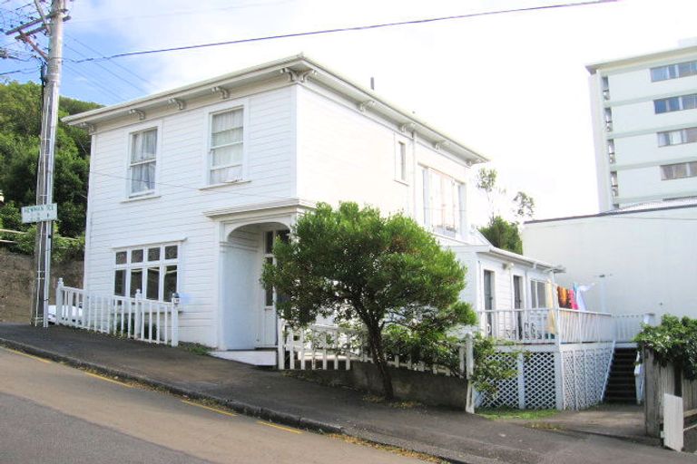 Photo of property in 18 Newman Terrace, Thorndon, Wellington, 6011