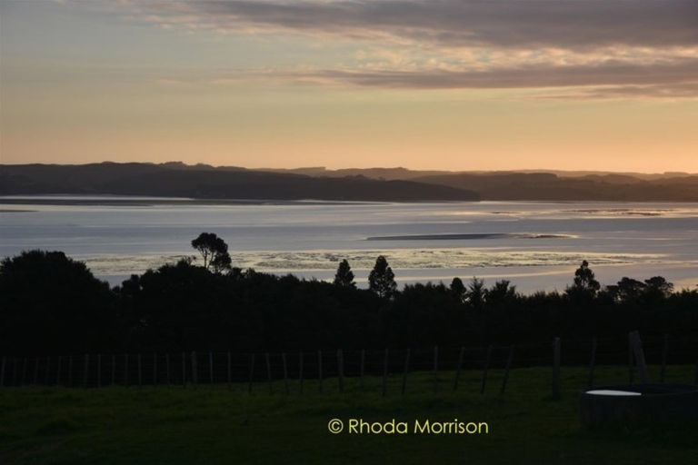 Photo of property in 6 Te Wairoa Lane, Tinopai, 0593