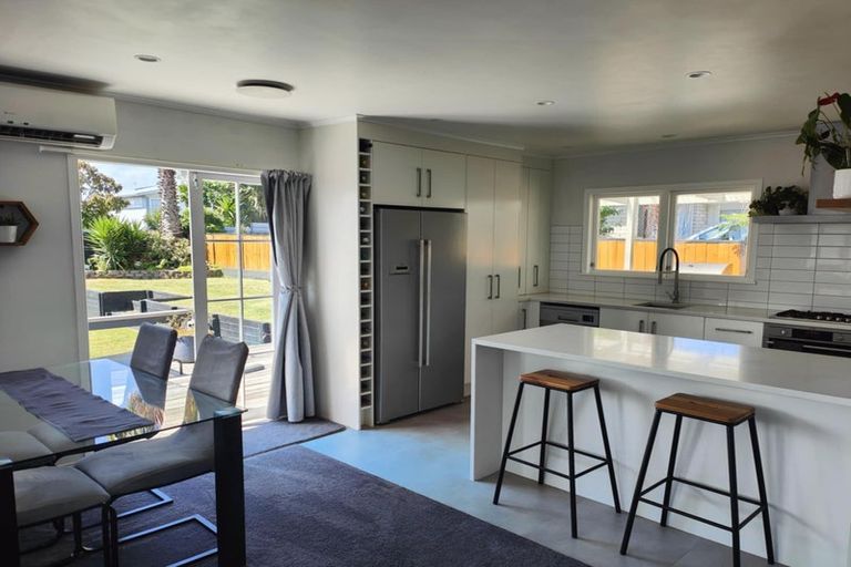 Photo of property in 27 Sunnypark Avenue, Rosehill, Papakura, 2113