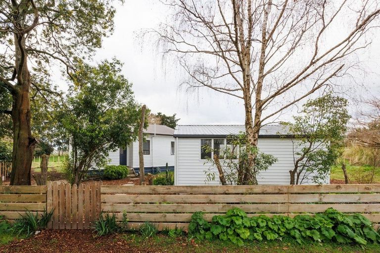 Photo of property in 765 Makerua Road, Tokomaru, Palmerston North, 4474