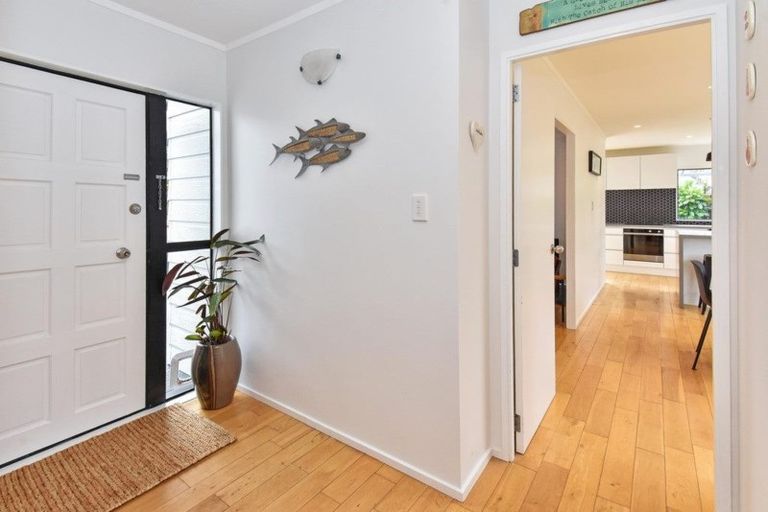 Photo of property in 113 Carnoustie Drive, Wattle Downs, Auckland, 2103