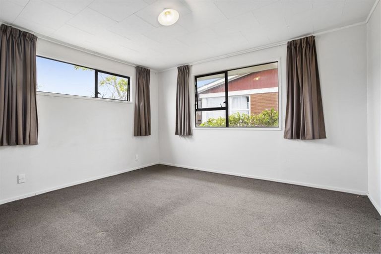Photo of property in 30 Beechdale Crescent, Pakuranga Heights, Auckland, 2010