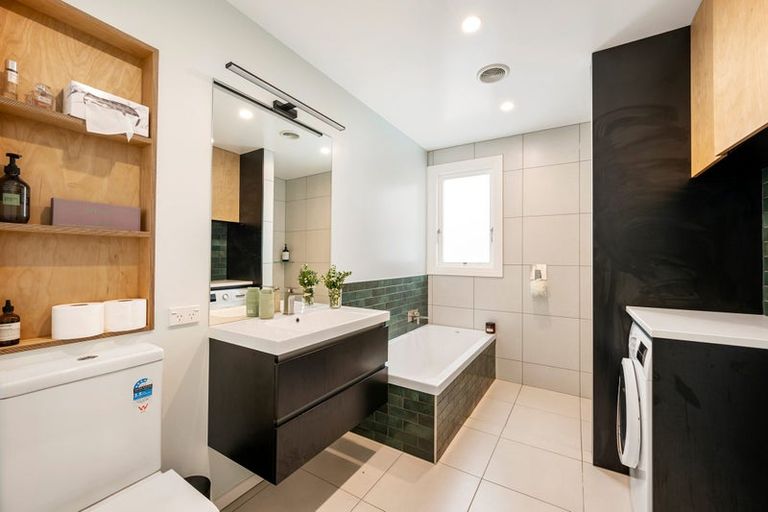 Photo of property in 237 Ohiro Road, Brooklyn, Wellington, 6021