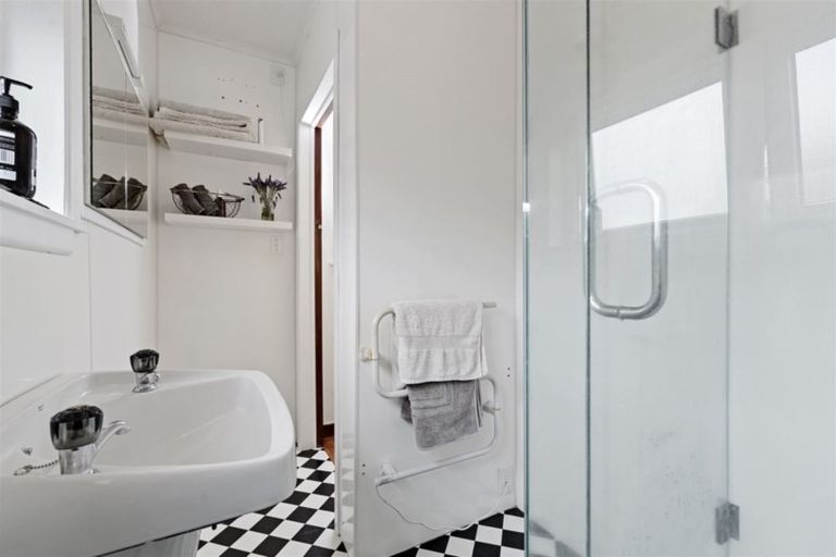 Photo of property in 1/30 Ngataringa Road, Devonport, Auckland, 0624