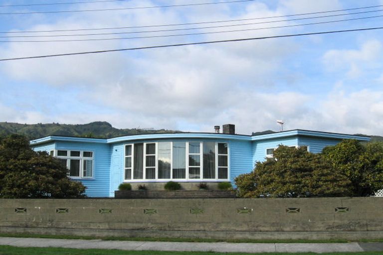 Photo of property in 4 Milton Street, Stokes Valley, Lower Hutt, 5019