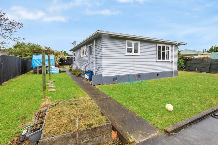 Photo of property in 45 Mclean Street, Woodville, 4920