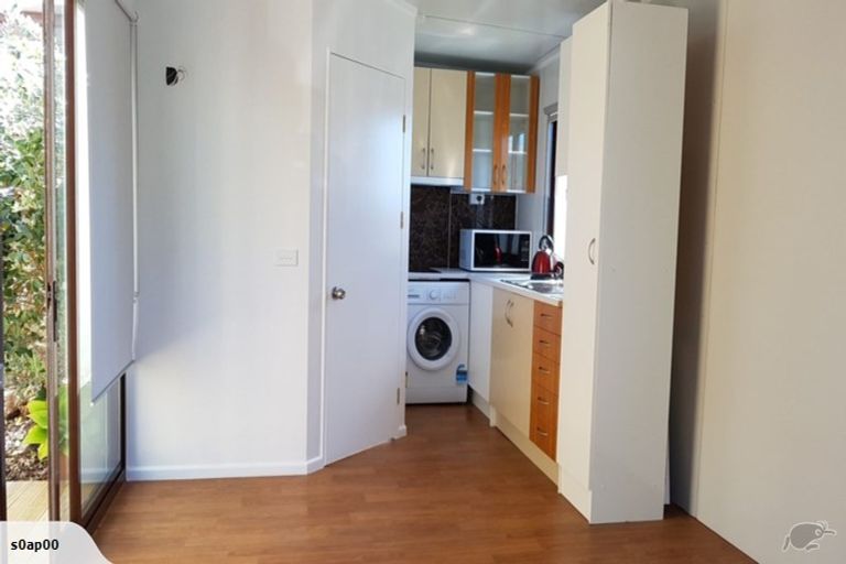 Photo of property in 20a Corunna Road, Milford, Auckland, 0620