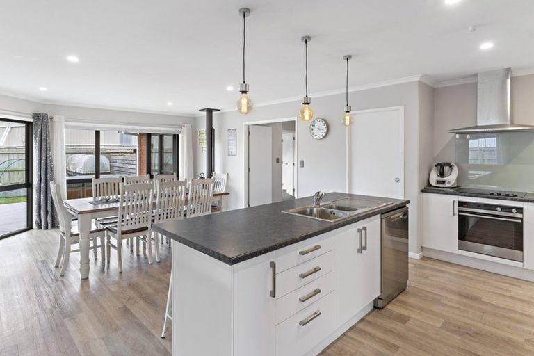 Photo of property in 4 Routhan Way, Carterton, 5713