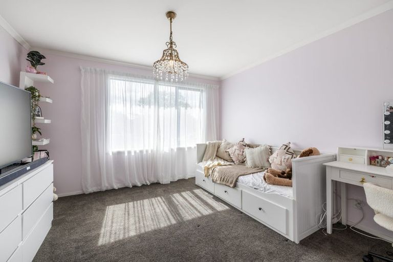 Photo of property in 16 Brackendale Place, Burnside, Christchurch, 8041