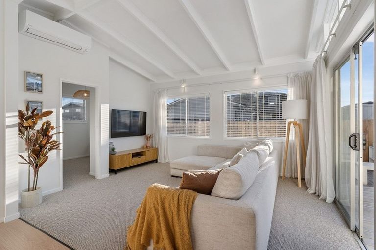 Photo of property in 1209 Papamoa Beach Road, Papamoa Beach, Papamoa, 3118