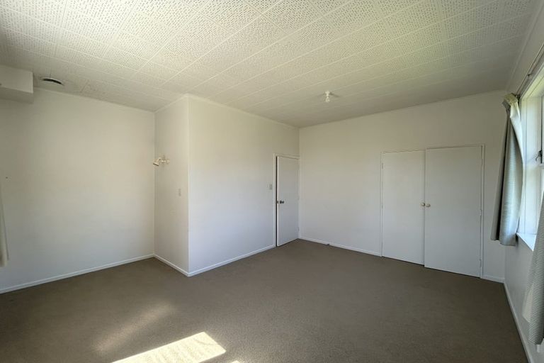 Photo of property in 2 Foyle Street, Island Bay, Wellington, 6023
