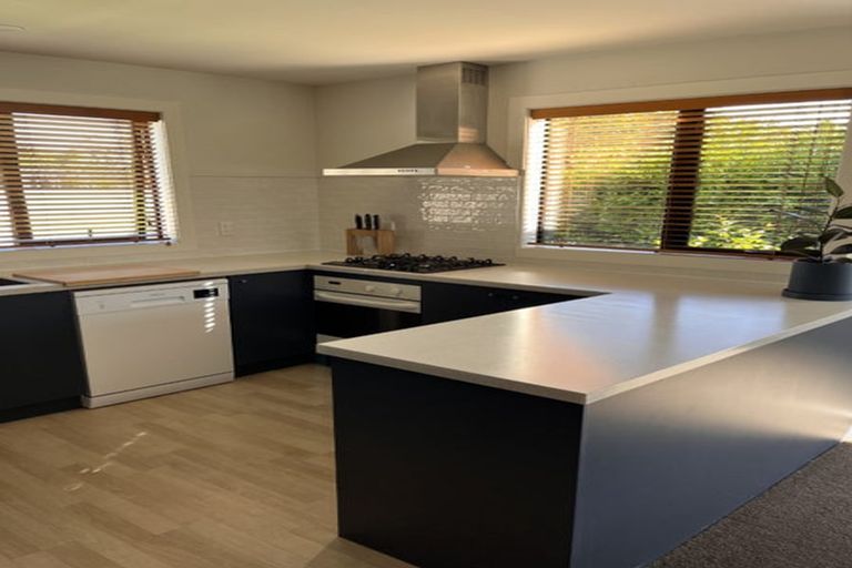 Photo of property in 137 Mcfaddens Road, St Albans, Christchurch, 8052