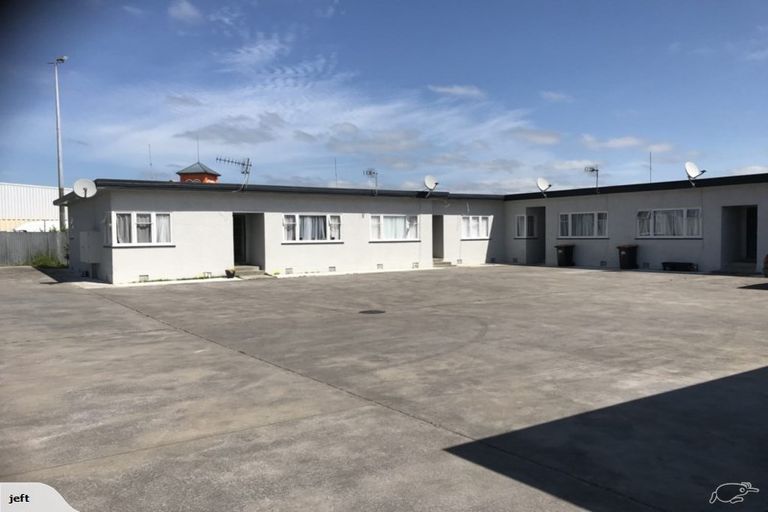Photo of property in 229 Featherston Street, Palmerston North, 4410