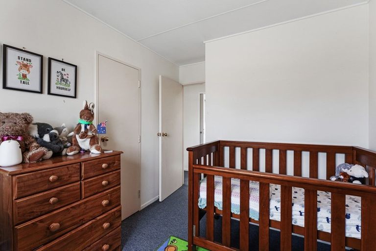 Photo of property in 2 Newton Place, Westbrook, Palmerston North, 4412