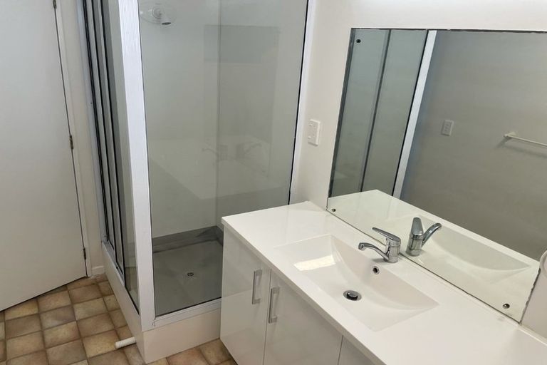 Photo of property in 2/14 Rakaia Rise, Clover Park, Auckland, 2019