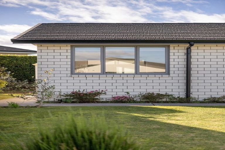 Photo of property in Waterview Estate, 89/4 Greystone Place, Omokoroa, 3114