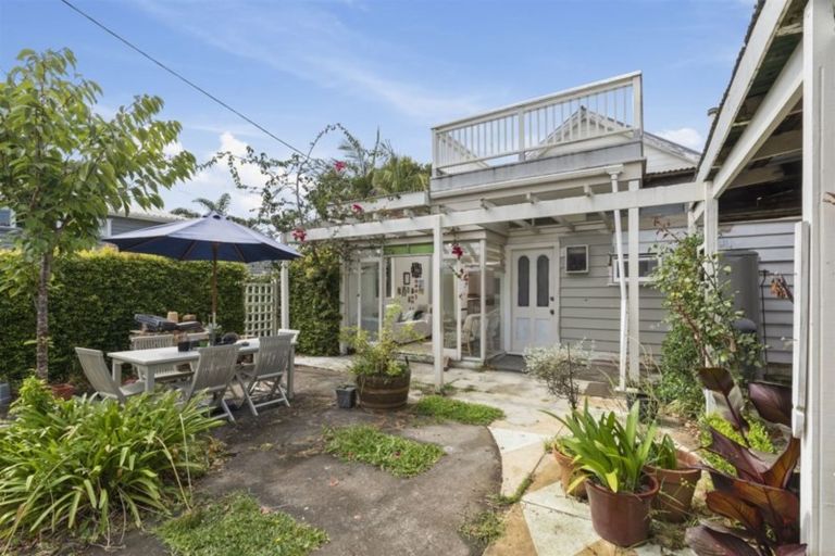 Photo of property in 1/1 Owens Road, Devonport, Auckland, 0624