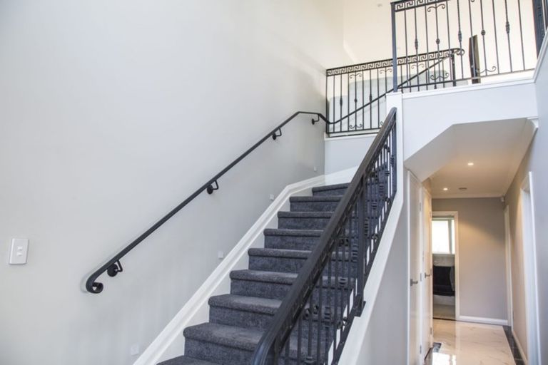 Photo of property in 11b Bank Street, Hillcrest, Auckland, 0627