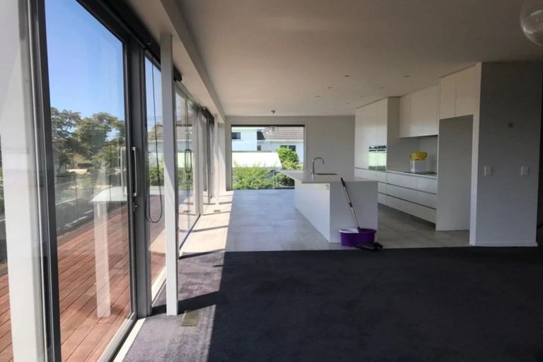 Photo of property in 1/14 Rothesay Bay Road, Rothesay Bay, Auckland, 0630