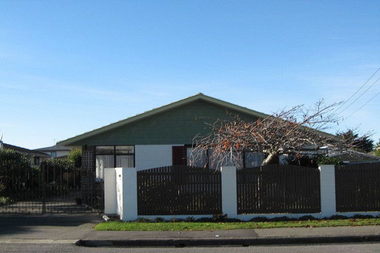 Photo of property in 130 Bower Avenue, New Brighton, Christchurch, 8083