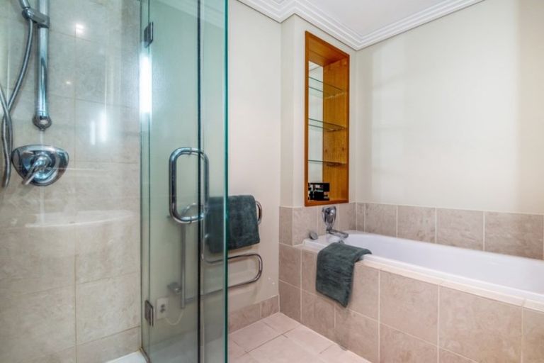 Photo of property in The Quays Apartments, 4m/99 Customs Street, Auckland Central, Auckland, 1010