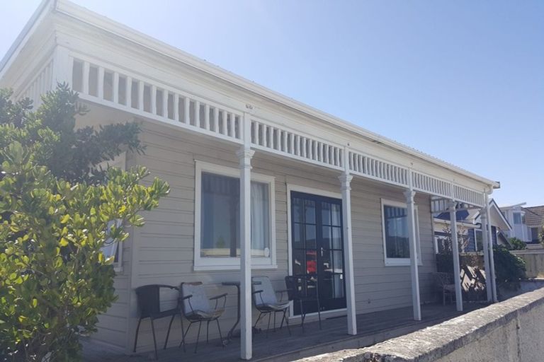 Photo of property in 235 The Esplanade, Petone, Lower Hutt, 5012