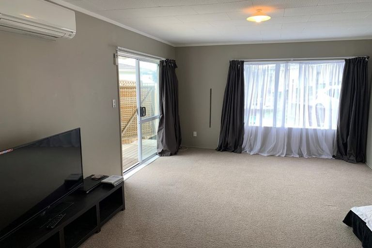 Photo of property in 56 Hamilton Drive, Waiuku, 2123