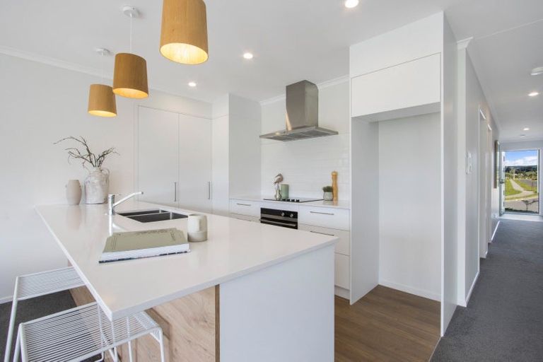 Photo of property in 65 Ridge Drive, Omokoroa, 3114