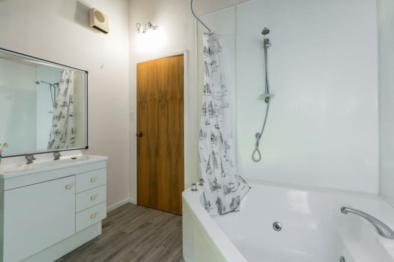 Photo of property in 30 Von Dadelszen Place, Havelock North, 4130