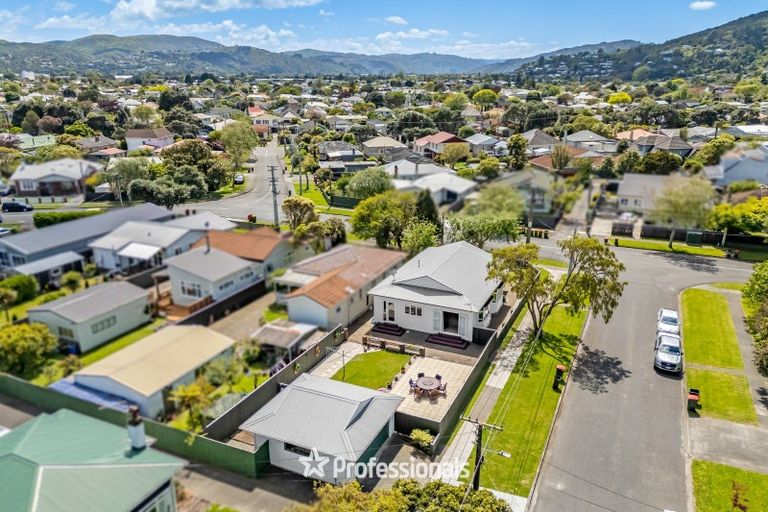 Photo of property in 32 Birdwood Road, Waterloo, Lower Hutt, 5011
