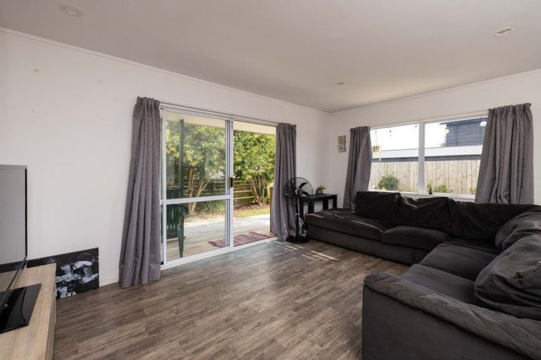 Photo of property in 11b Lyn Grove, Papamoa Beach, Papamoa, 3118