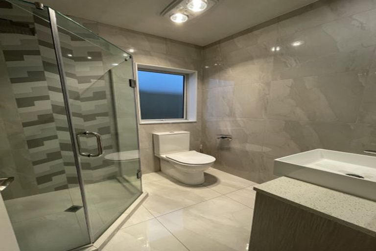 Photo of property in 8 Rossbeg Lane, Flat Bush, Auckland, 2019