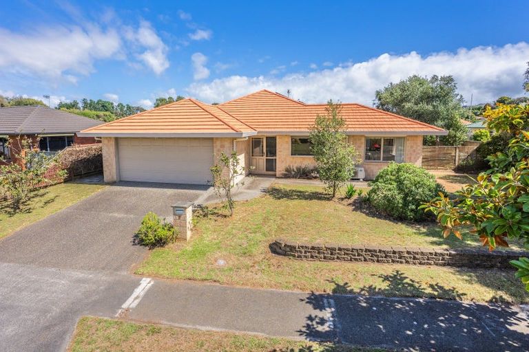Photo of property in 5 Ashleigh Way, Waikanae Beach, Waikanae, 5036