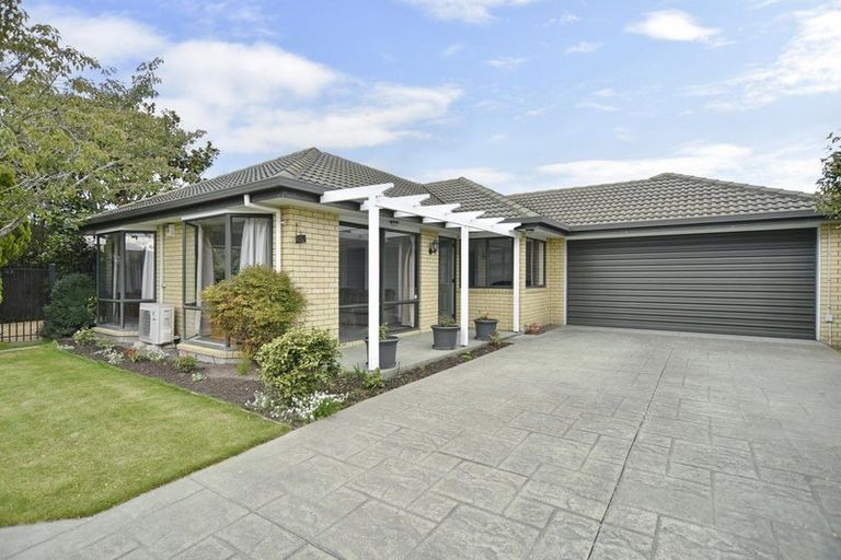 Photo of property in 10a Ronald George Place, Parklands, Christchurch, 8083