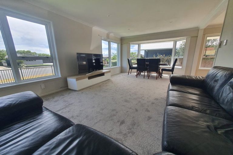 Photo of property in 150 Queenspark Drive, Parklands, Christchurch, 8083