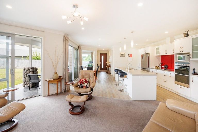 Photo of property in 8 Hanalin Drive, Marton, 4710