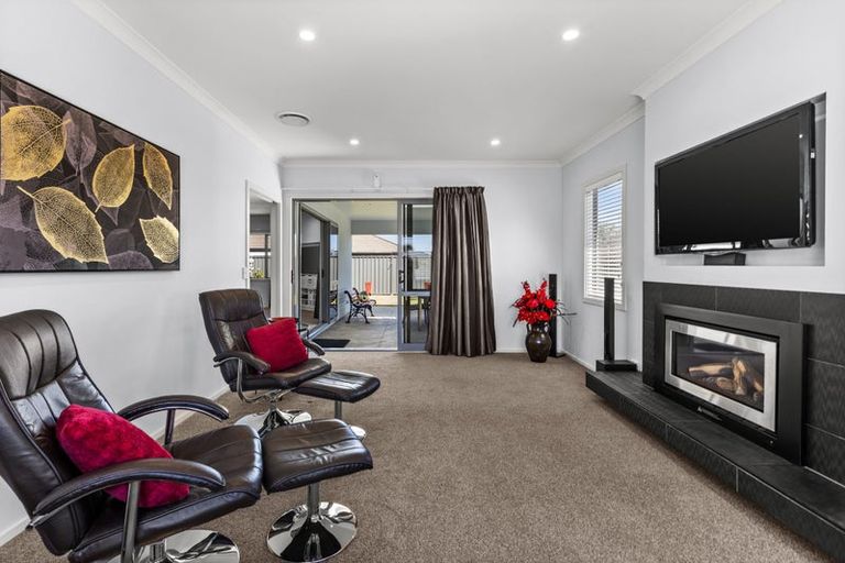 Photo of property in 37 Kapiti Drive, Poraiti, Napier, 4112