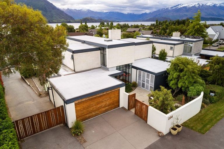 Photo of property in 234 Beacon Point Road, Wanaka, 9305